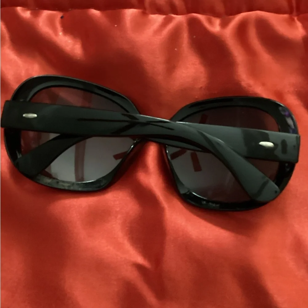 Sophisticated Black Designer Sunglasses
